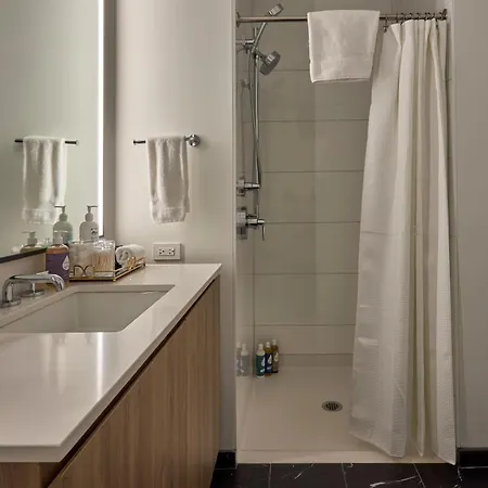 Lux Apts With Views And Amenities Apartment