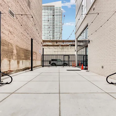 South Loop Rooftop With In & Out Parking 1 *