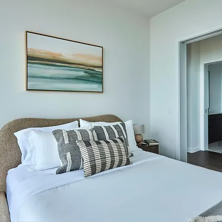 Lux Apts With Views And Amenities Chicago