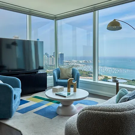 Lux Apts With Views And Amenities Apartment Chicago