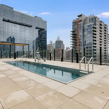 South Loop Rooftop With In & Out Parking 1 Chicago