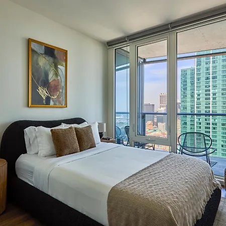 Lux Apts With Views And Amenities *