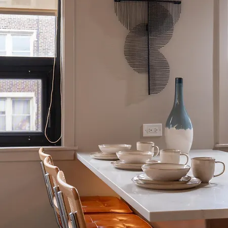 Pulaski Point Apartment *