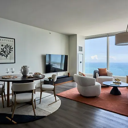 Lux Apts With Views And Amenities Apartment