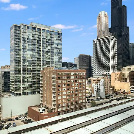 Apartment South Loop Rooftop With In & Out Parking 1