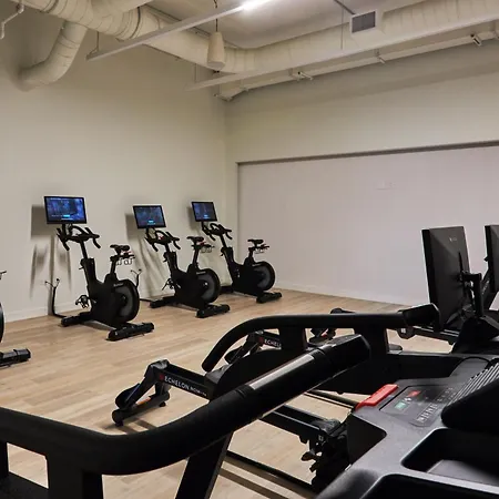 Lux Apts With Views And Amenities Chicago