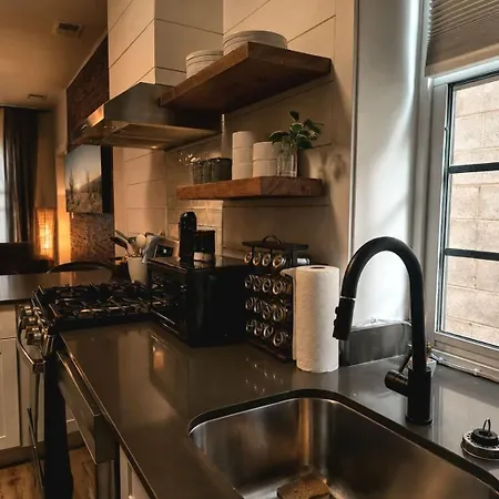 Desert Mirage Private Patio, Desk Parking Apartment *