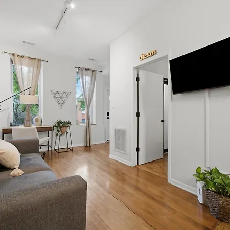 Wicker Park 1-br Walk To Train & Grocery Easy Downtown Access *