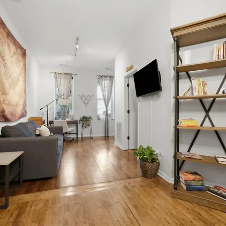 Apartment Wicker Park 1-br Walk To Train & Grocery Easy Downtown Access *