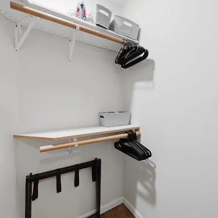 Wicker Park 1-br Walk To Train & Grocery Easy Downtown Access *