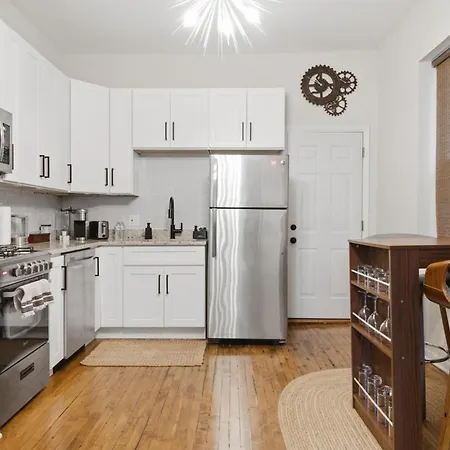 Apartment Wicker Park 1-br Walk To Train & Grocery Easy Downtown Access Chicago