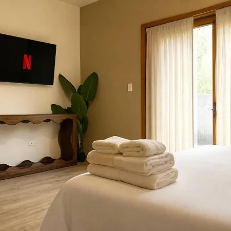 1 Free Parking Sleeps 10 Apartment *