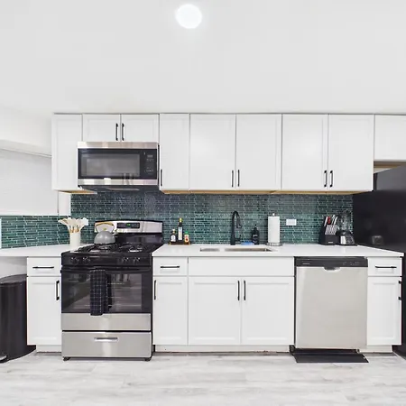 Addison Art Deco Flat Apartment Chicago