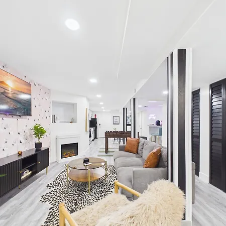 Addison Art Deco Flat Apartment *