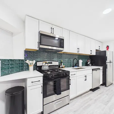 Addison Art Deco Flat