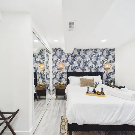 Addison Art Deco Flat Apartment Chicago