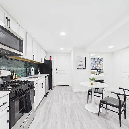 Addison Art Deco Flat