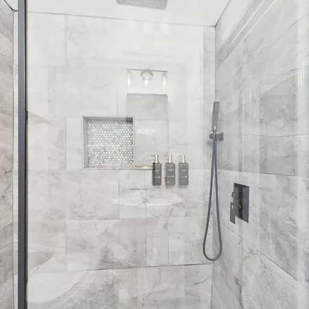 Addison Art Deco Flat