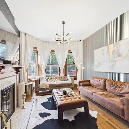 The Addison Art Deco Executive Retreat Garage * Chicago
