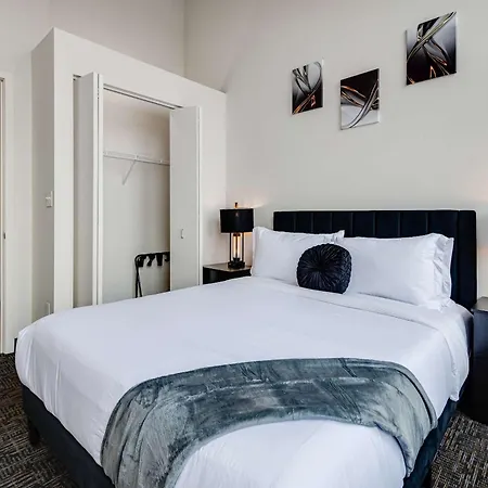 West Loop - Views With In & Out Parking 4 *