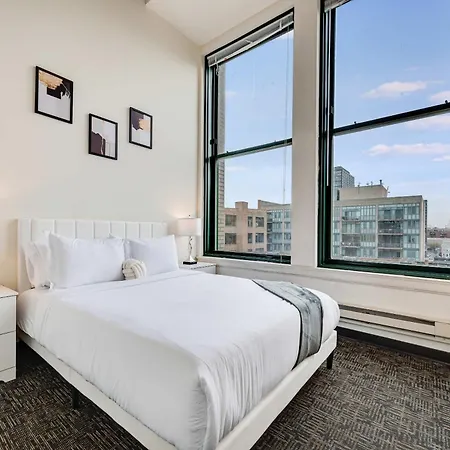 West Loop - Views With In & Out Parking 4 * Chicago
