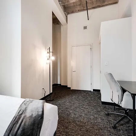 West Loop - Views With In & Out Parking 6 Apartment Chicago