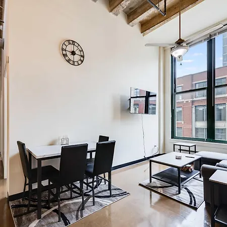 West Loop - Views With In & Out Parking 3 * Chicago