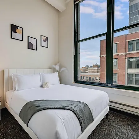 West Loop - Views With In & Out Parking 3 *