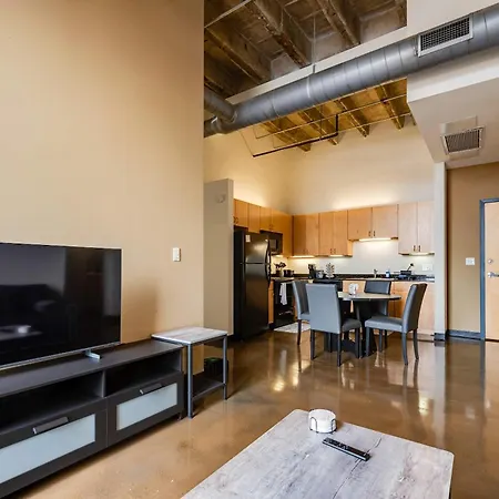 West Loop - Views With In & Out Parking 5 *