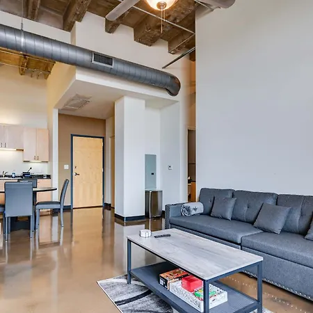 West Loop - Views With In & Out Parking 5 *