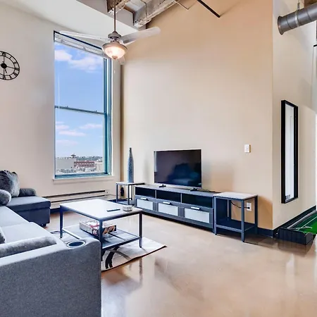 West Loop - Views With In & Out Parking 5 *