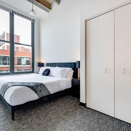 West Loop - Views With In & Out Parking 2 Apartment *