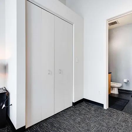 West Loop - Views With In & Out Parking 2 *
