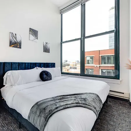 West Loop - Views With In & Out Parking 2 *