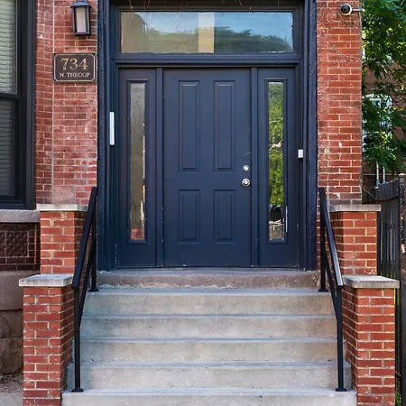 Flexhome West Town - Spacious 2br Duplex - Sleeps 8 Apartment