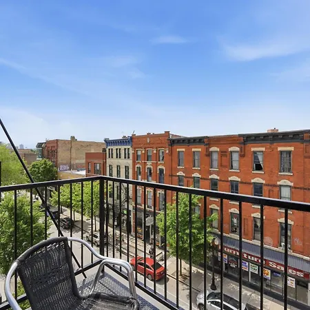 Amazing Wicker Park Penthouse With Skyline Views
