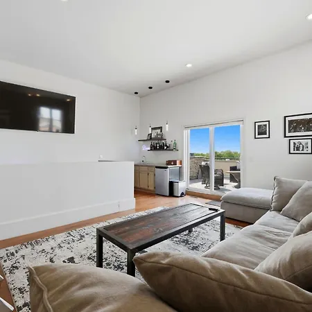 Amazing Wicker Park Penthouse With Skyline Views Holiday home Chicago