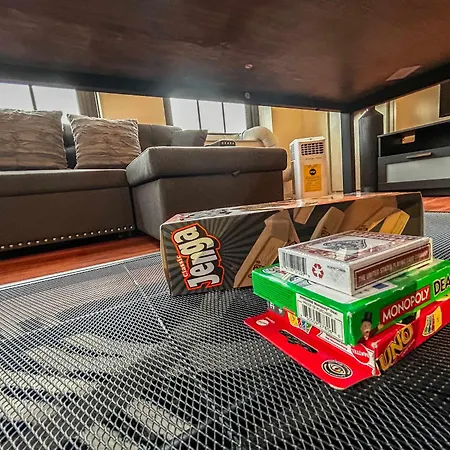 Apartment Downtown With Free In & Out Parking 4 *