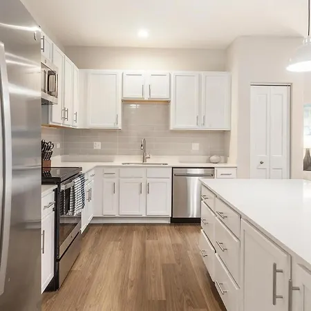 Landing Modern 2bd Clubhouse Gym Apartment