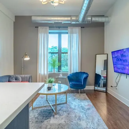 Apartment Spacious 3br Smoke Ok Near Mccormick Place *