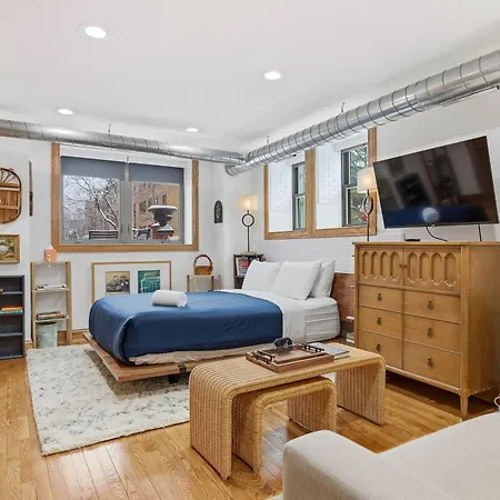 Apartment Fully Updated Jr, 1 Bed, Steps From Lincoln Park