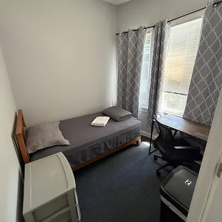 Place To - Close To Downtown! - Free Parking!