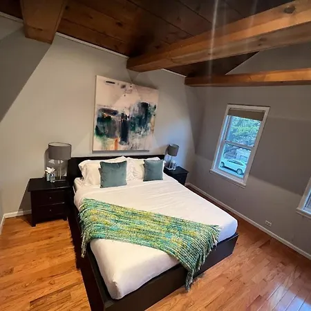 Stunning Home, Epic Game Room, Prime Location Chicago