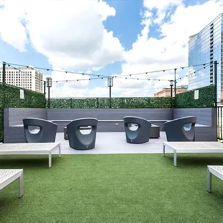 Downtown Views, Mich Ave, Museums 2bd- 2ba #10