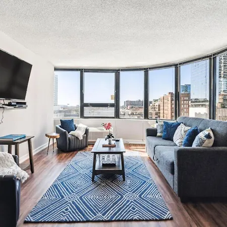 Mich Ave Downtown Grant Park, Museums 2bd-2ba #5 *