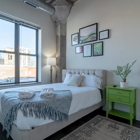 Mccormick By Slumber 5* Chicago