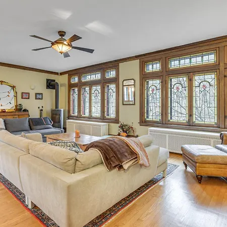 Historic 1930s Retreat! Walk To Wicker Park *