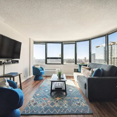 Downtown Mich Ave, Grant Park, Museums 2bd-2ba #20 Holiday home
