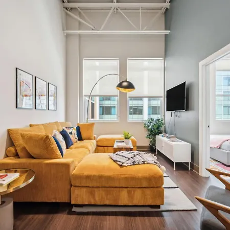 Holiday home Downtown Penthouse - Mich Ave 2bd Gym And Views #12 *