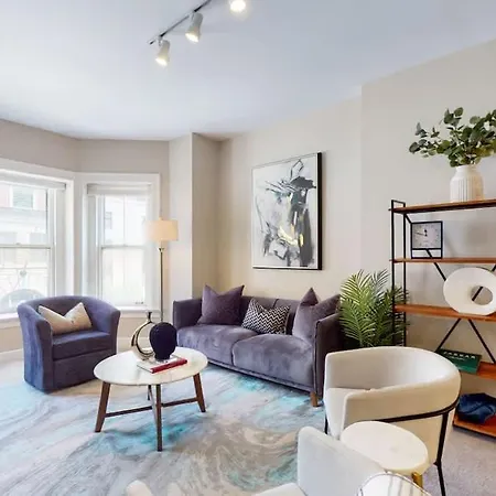 Dearborn Duplex L Sleeps 10 L Free Parking *